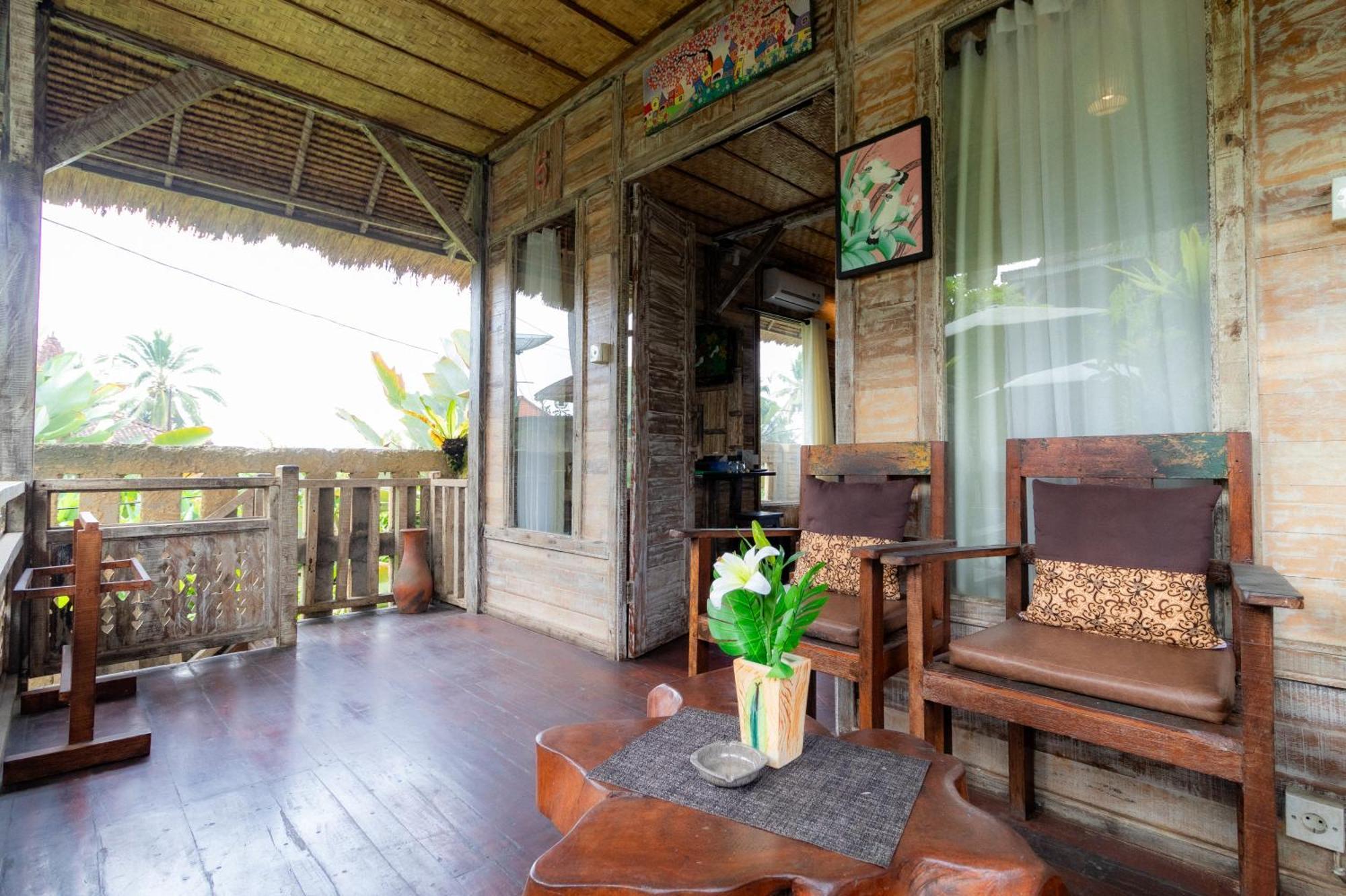 Deluxe Room with Pool View